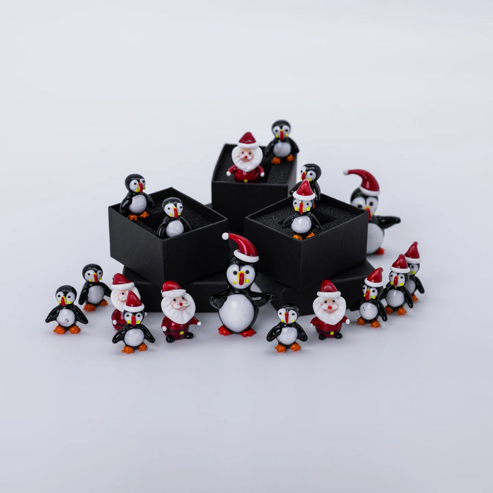 Glass Figurine Puffin With Christmas Hat (Small) - Minjagripir.is