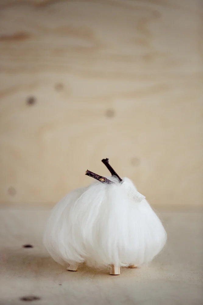 Hnúskur // White Ram - Small