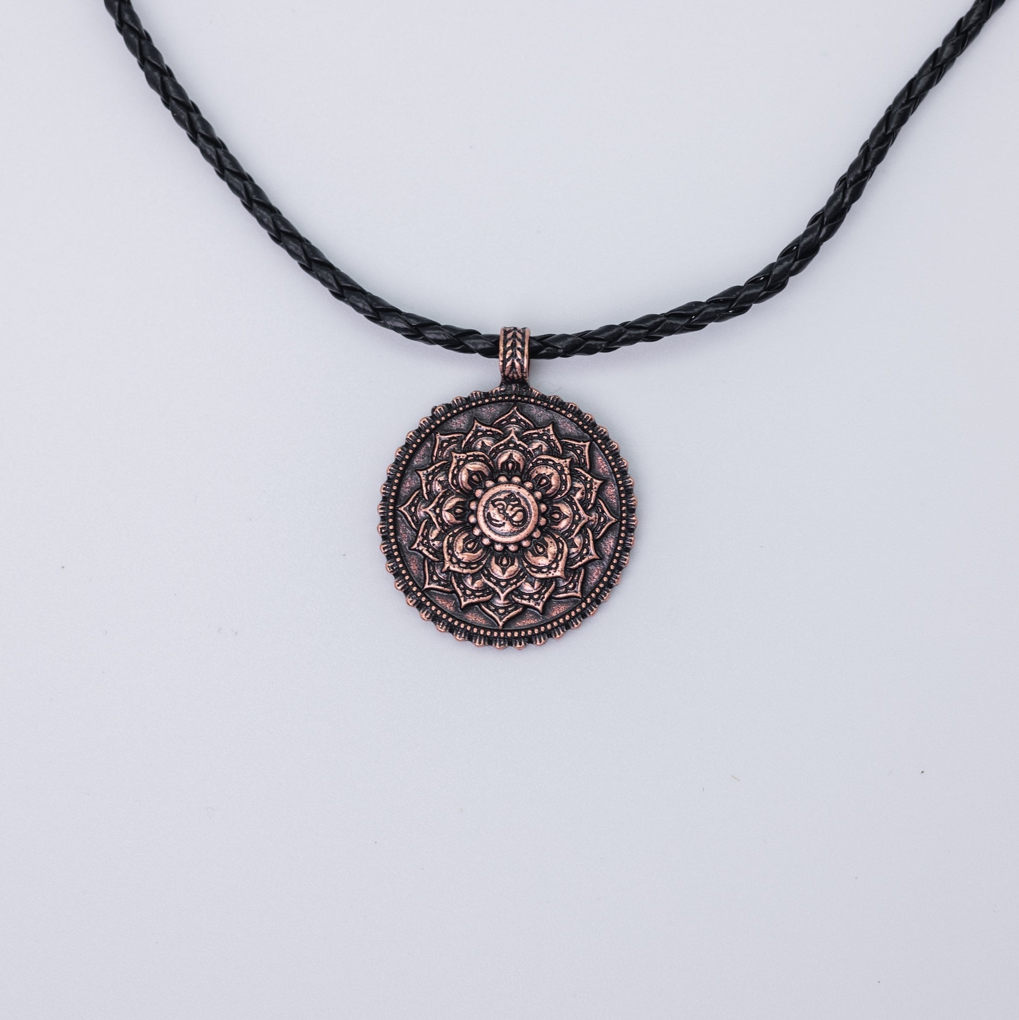 Necklace Hanging On Wall - Minjagripir.is