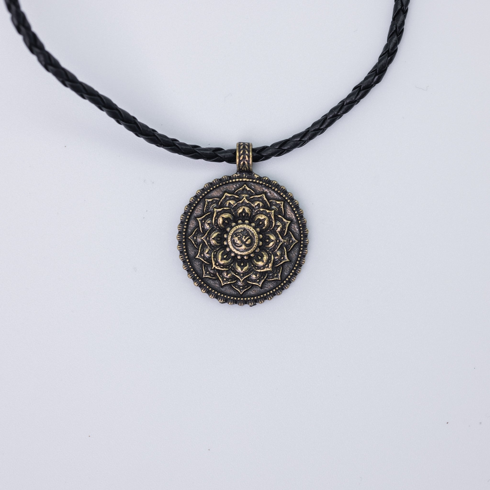 Necklace Hanging On Wall - Minjagripir.is