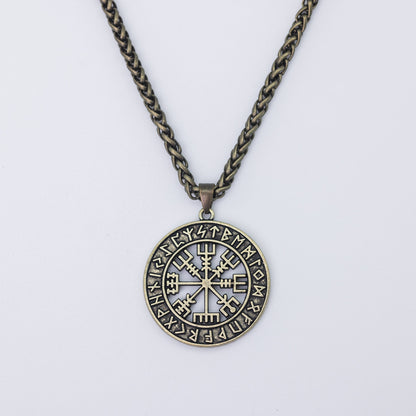 Necklace Hanging On Wall - Minjagripir.is