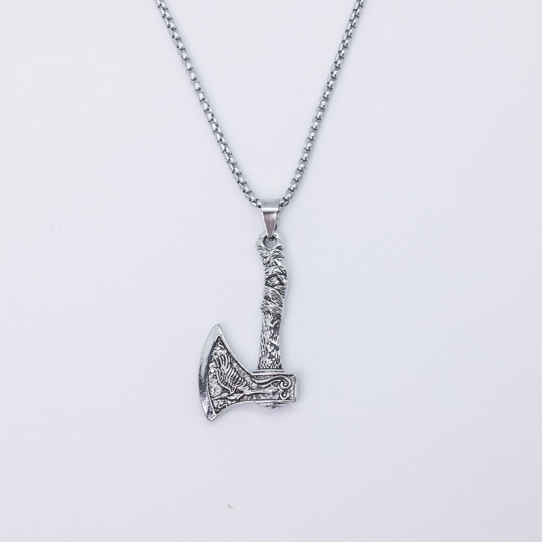 Necklace Hanging On Wall - Minjagripir.is