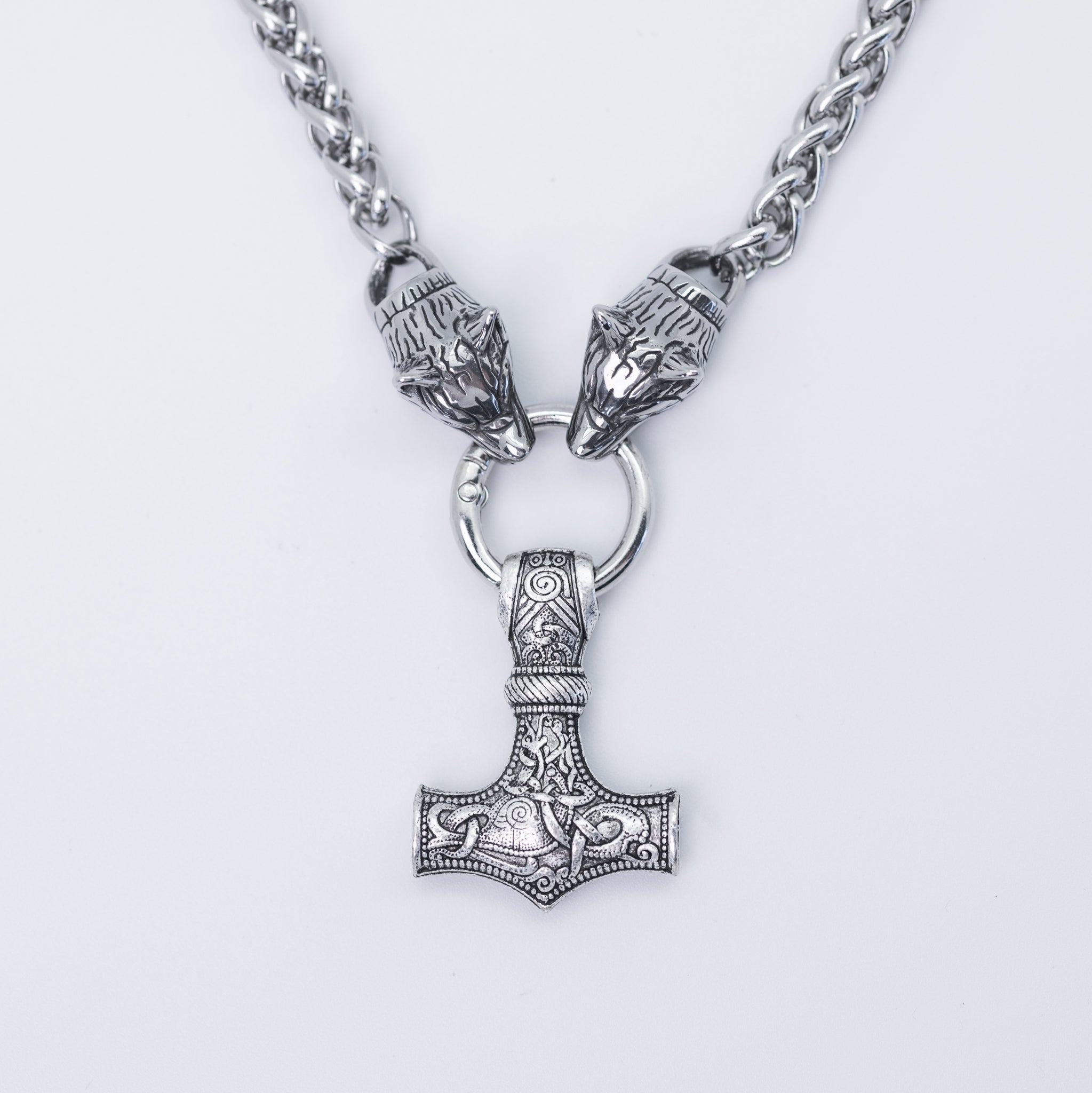 Necklace Hanging On Wall - Minjagripir.is