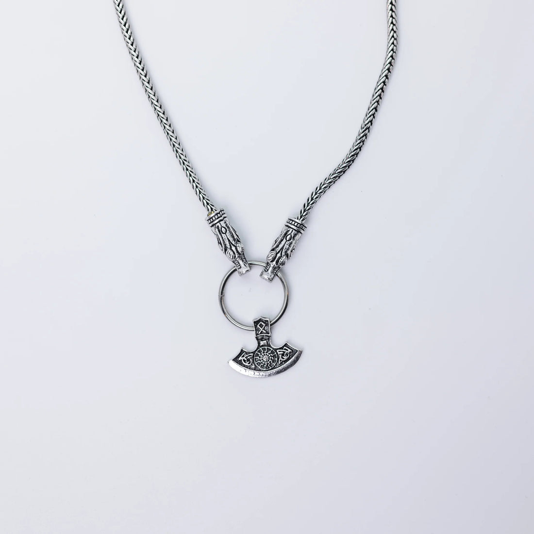 Necklace Hanging On Wall - Minjagripir.is
