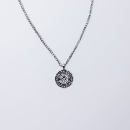 Necklace Hanging On Wall - Minjagripir.is