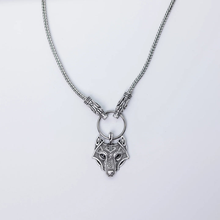 Necklace Hanging On Wall - Minjagripir.is