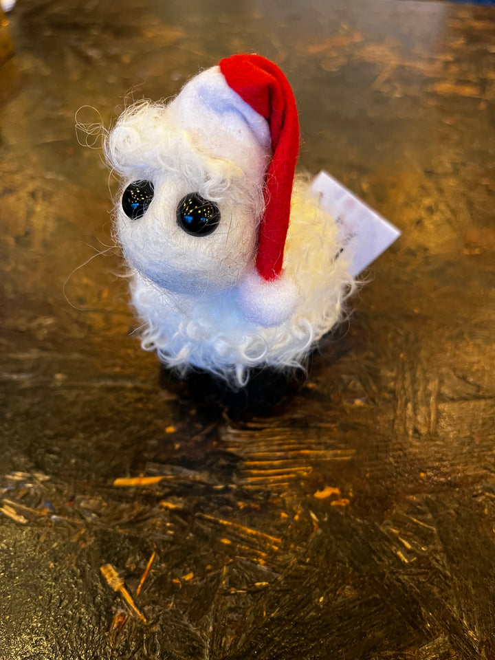 Curly Lamb With Christmas Hat Merkikerti
