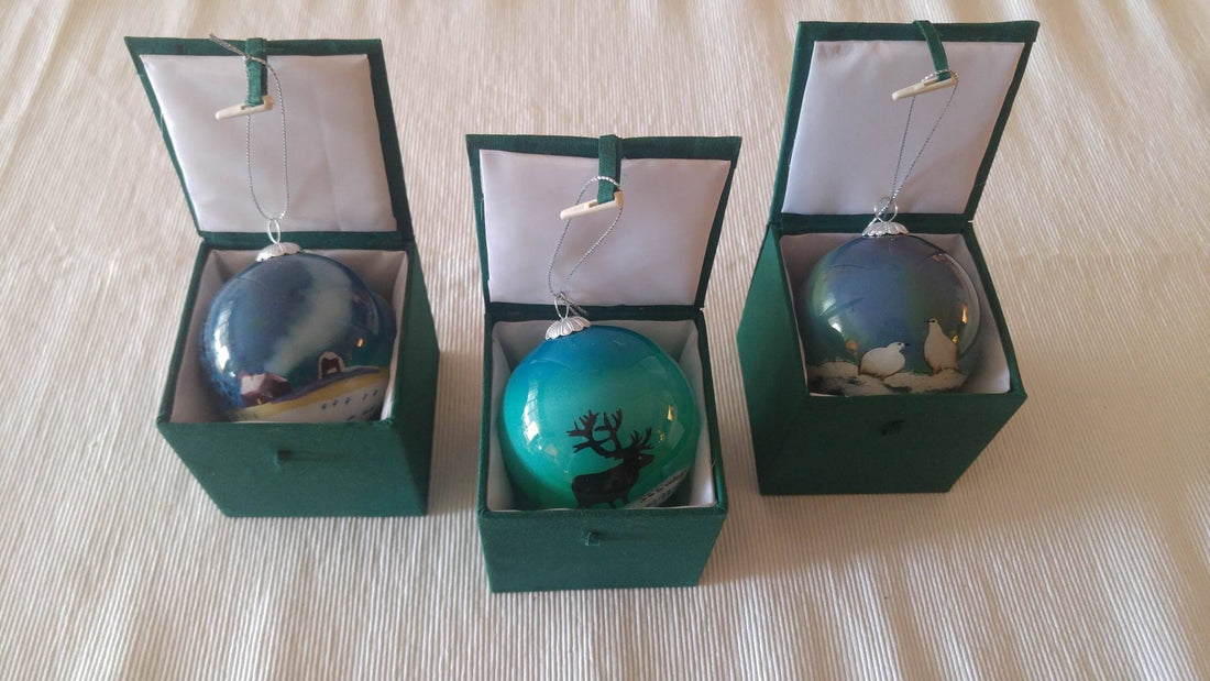 Handpainted Icelandic Glass Bauble - Gæfumunir