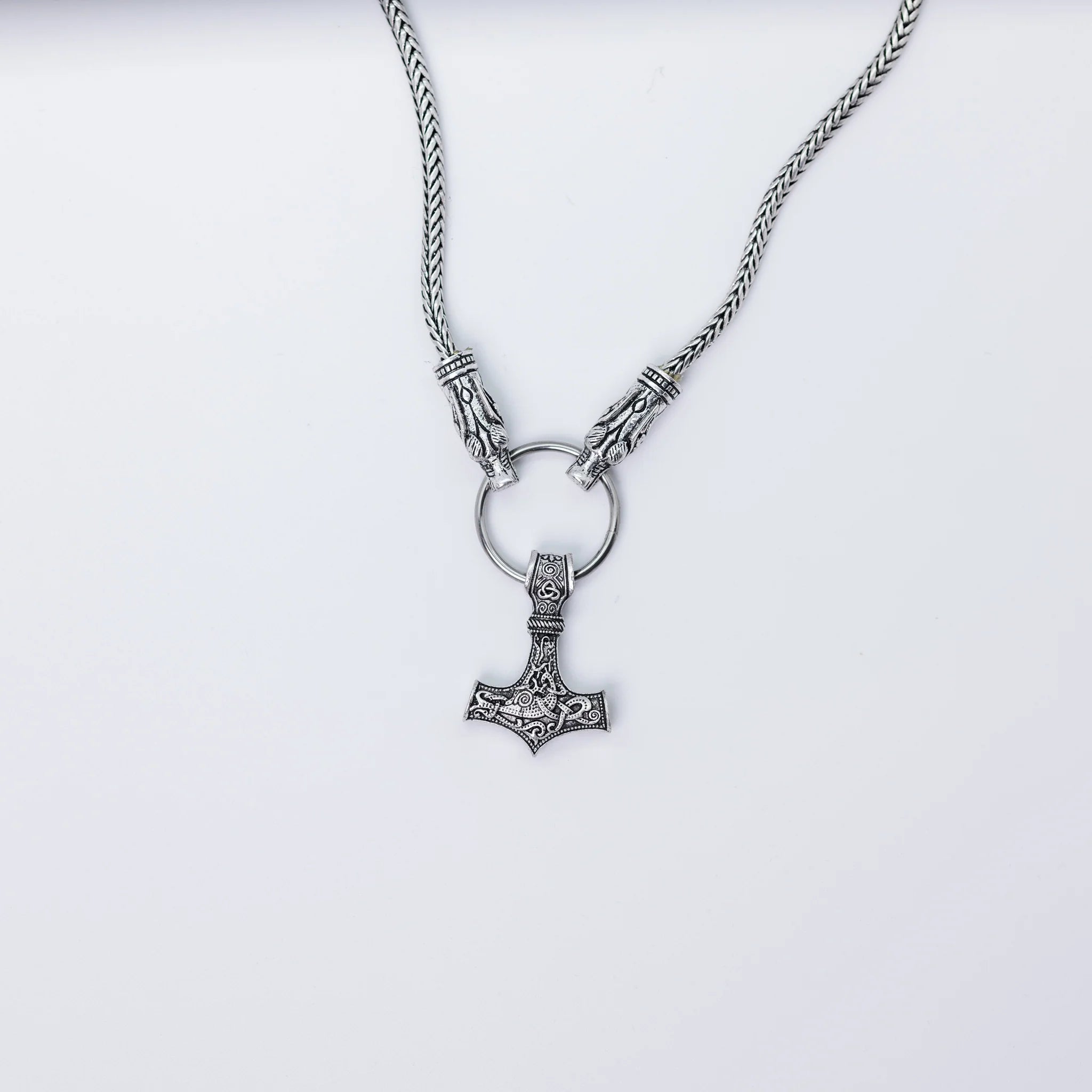 Necklace Hanging On Wall - Minjagripir.is