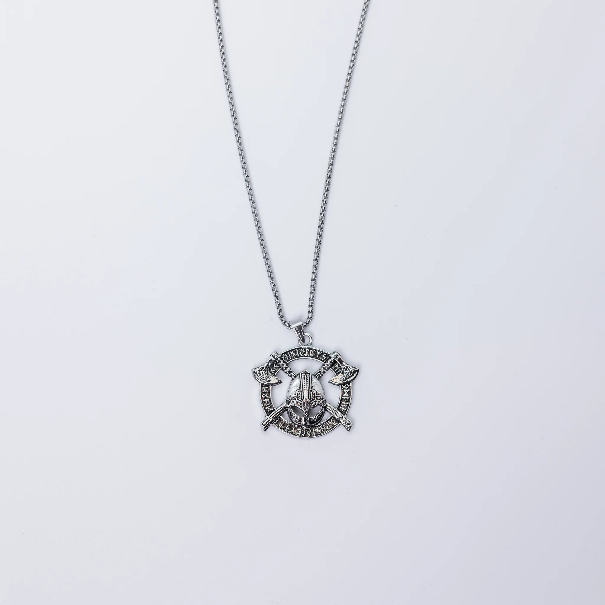 Necklace Hanging On Wall - Minjagripir.is